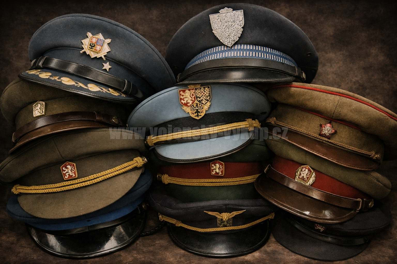 Policejní a vojenské čepice